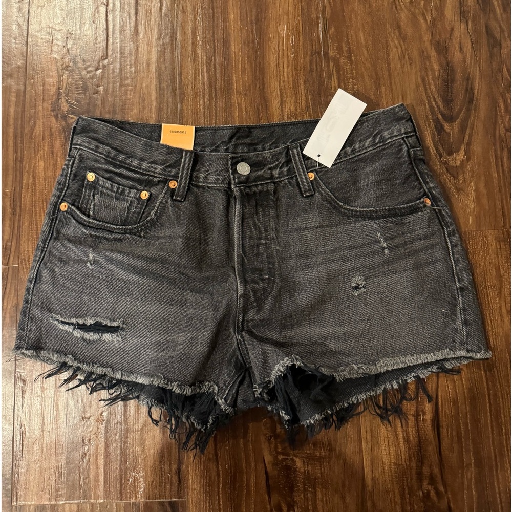 NWT Levi’s Women’s Size 29 black distressed 501 shorts button fly cotton